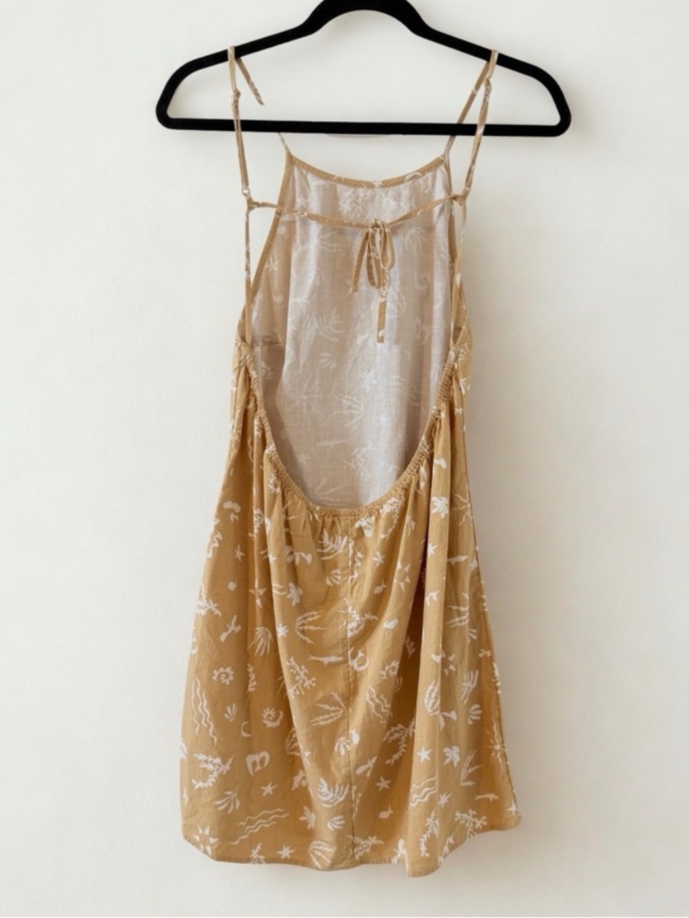 Boho Tan Mini Dress with Whimsical White Prints - M, Open Back, Excellent Cond - Picture 2 of 4